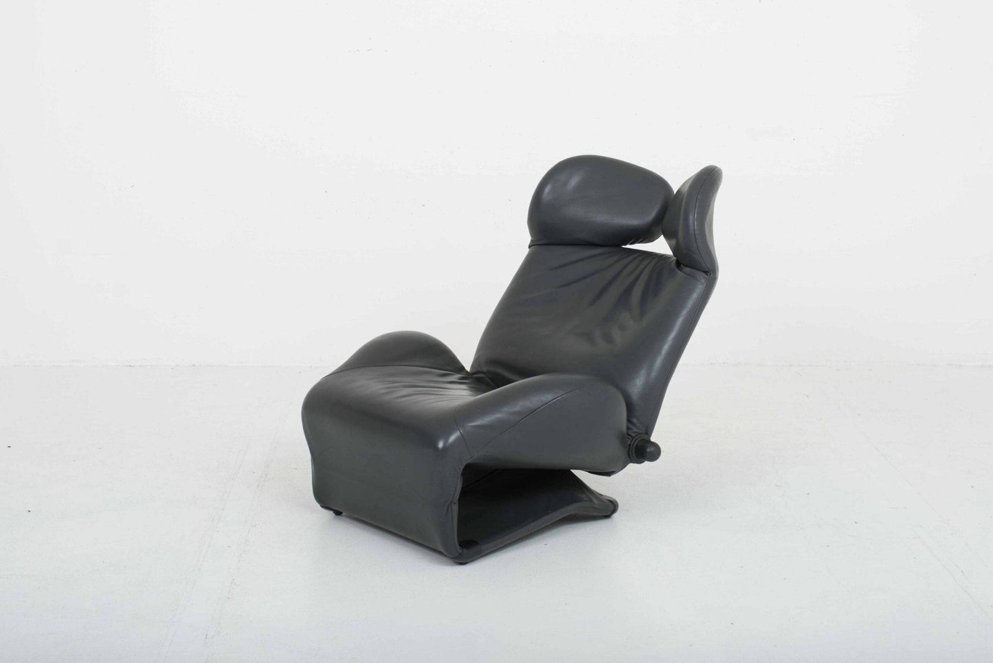 Toshiyuki Kita Wink Sessel von Cassina in Anthrazitgrau - 2nd home