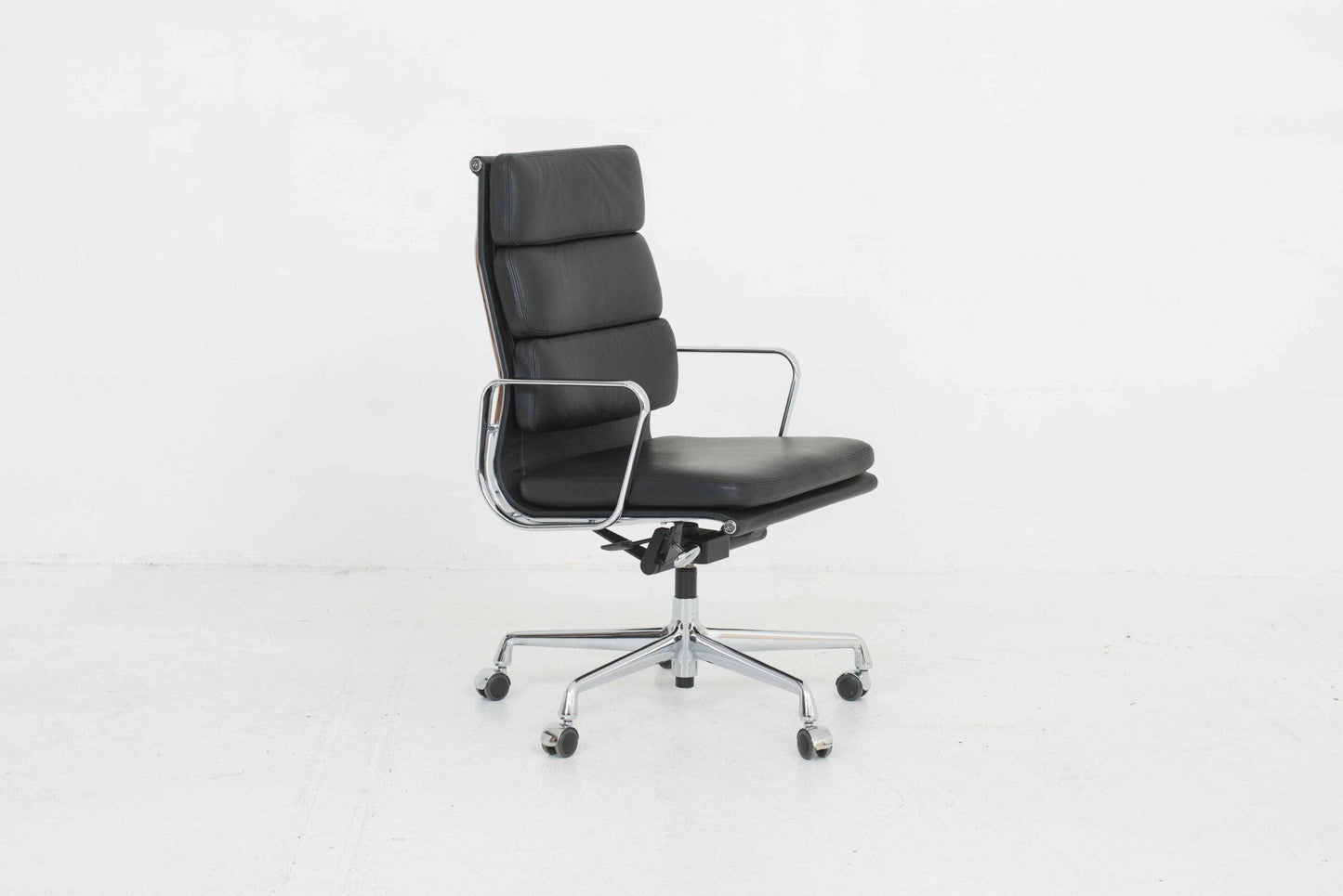 Eames EA 219 Soft Pad Bürostuhl von Vitra in Schwarz - 2nd home