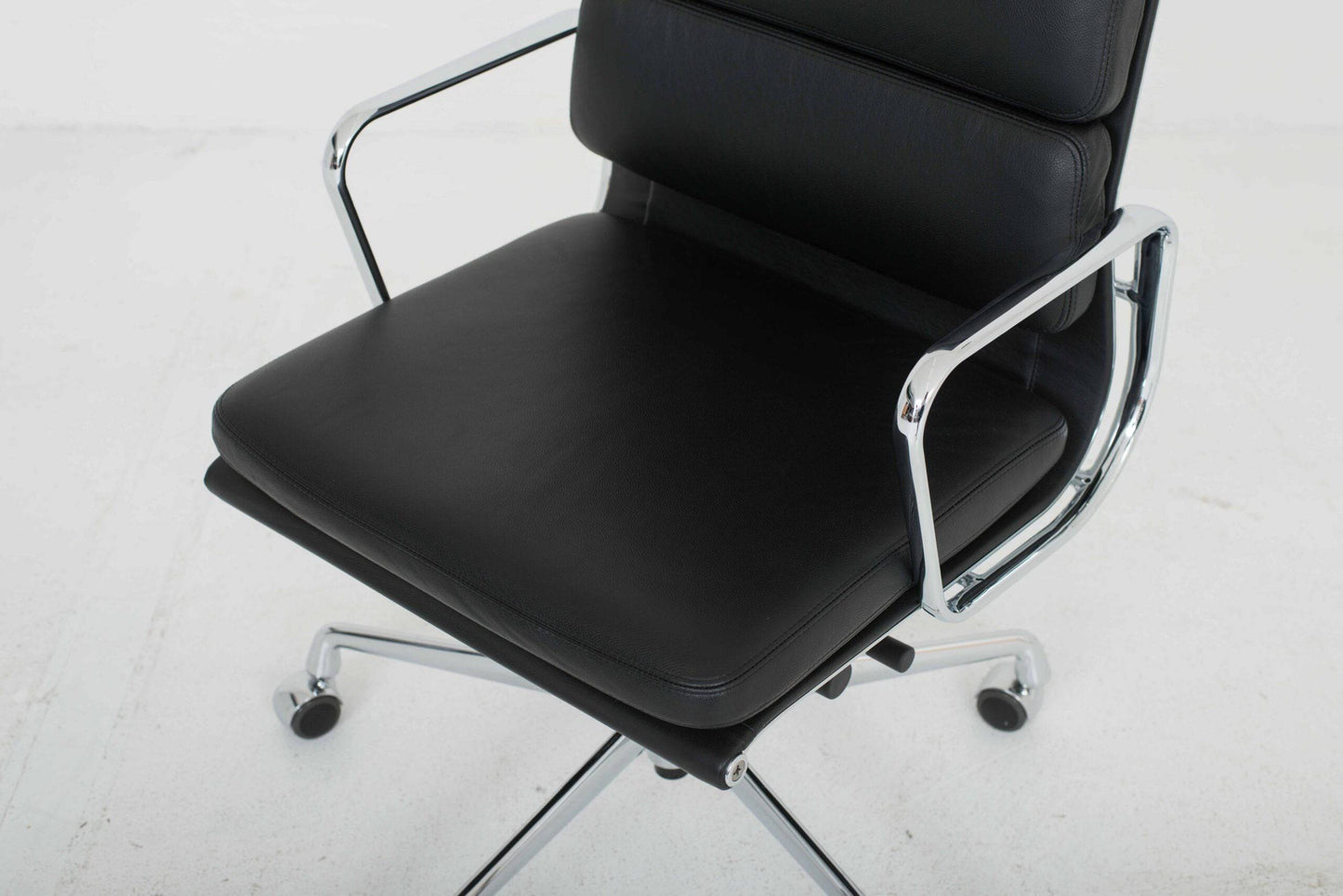 Eames EA 219 Soft Pad Bürostuhl von Vitra in Schwarz - 2nd home