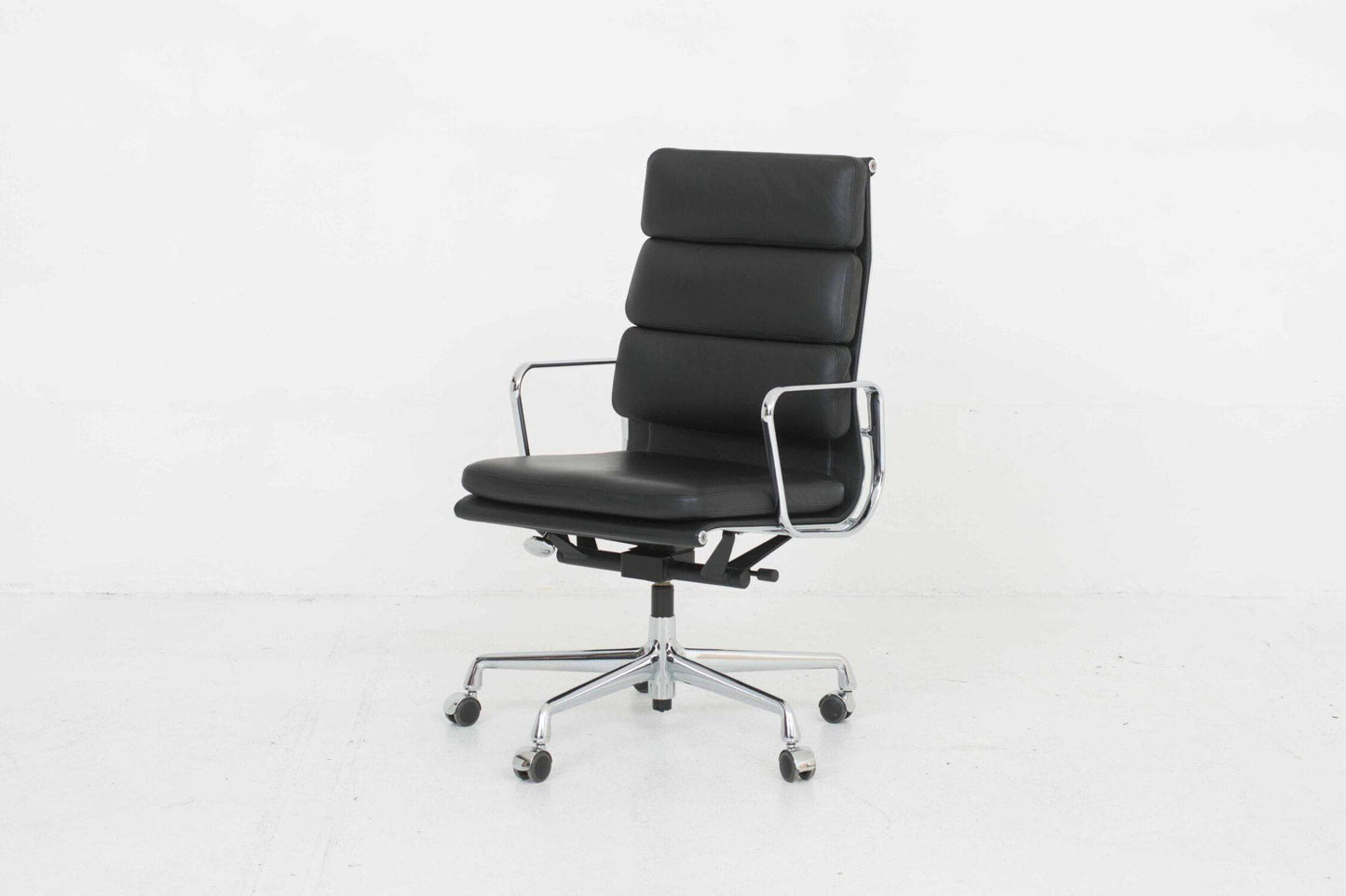 Eames EA 219 Soft Pad Bürostuhl von Vitra in Schwarz - 2nd home