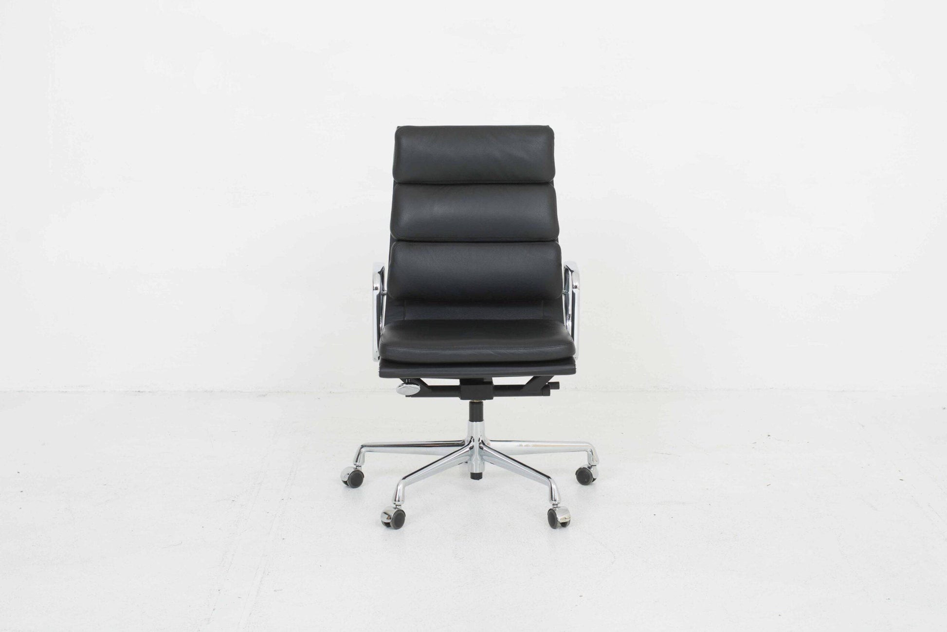 Eames EA 219 Soft Pad Bürostuhl von Vitra in Schwarz - 2nd home