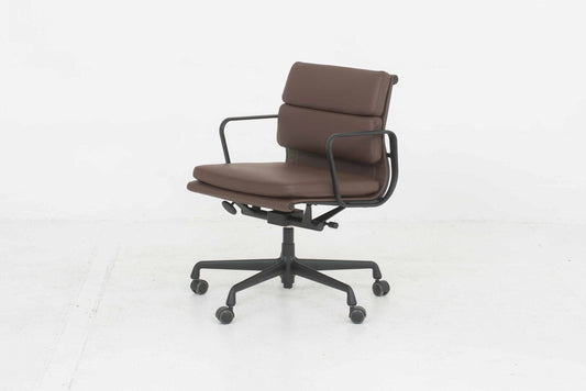 Vintage Bürostuhl Vitra EA 217 Soft Pad von Eames in braunem Leder und schwarzem Gestell