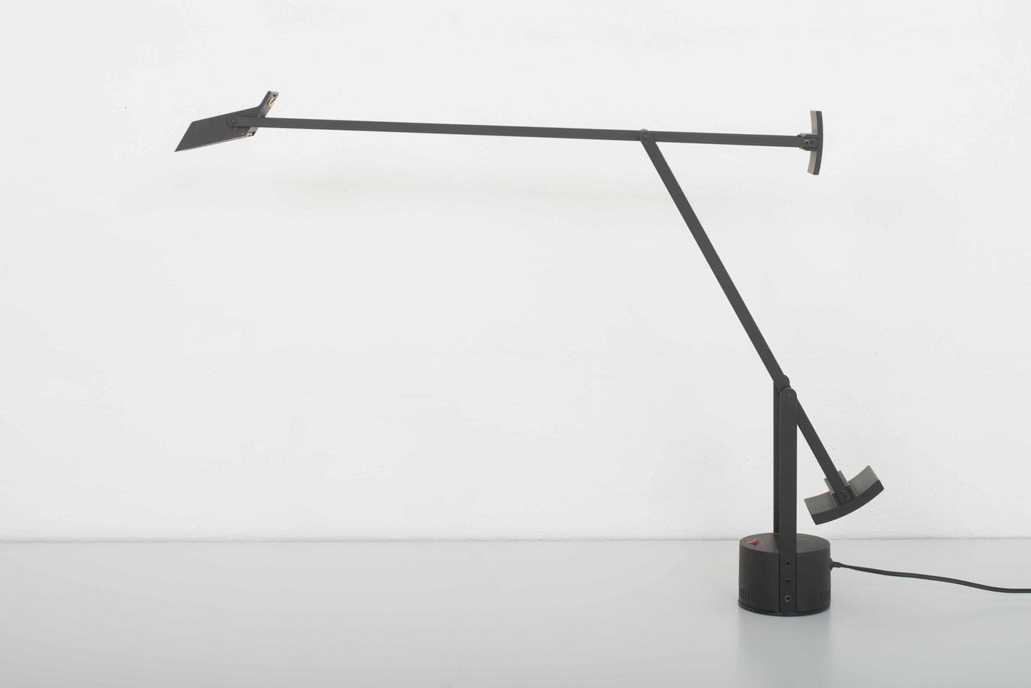 Artemide Tizio 50 table lamp by Richard Sapper