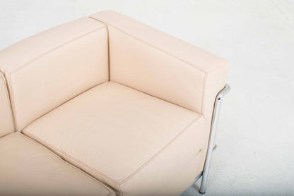 Cassina LC2 2-seater sofa by Le Corbusier in cream leather Vintage