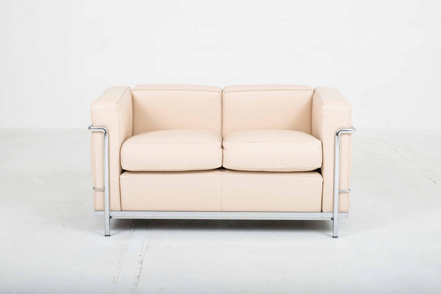 Cassina LC2 2er Sofa von Le Corbusier in cremefarbenem Leder Vintage