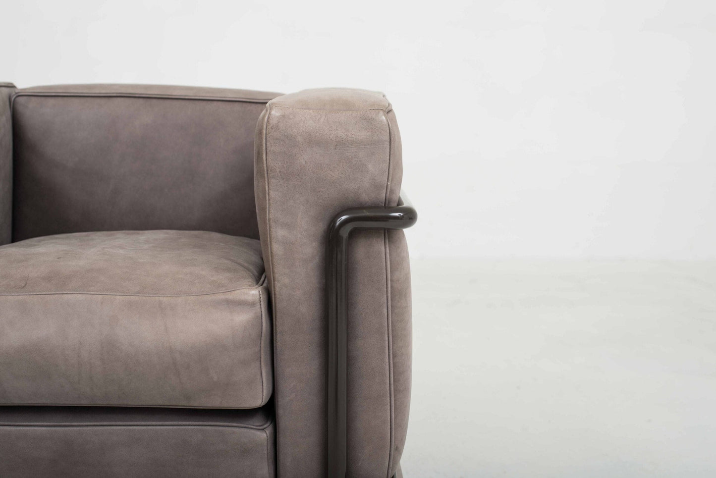 Cassina LC2 Sessel von Le Corbusier in braunem Naturleder