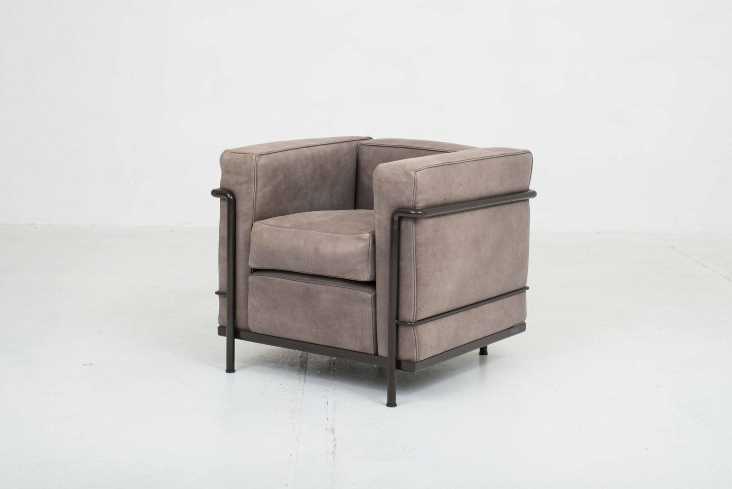 Cassina LC2 Sessel von Le Corbusier in braunem Naturleder