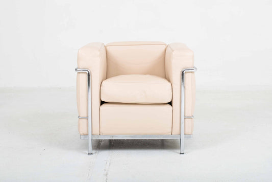 Cassina LC2 Sessel von Le Corbusier in cremefarbenem Leder