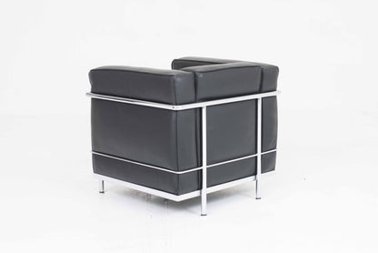 Fauteuil Cassina LC2 de Le Corbusier en cuir noir vintage