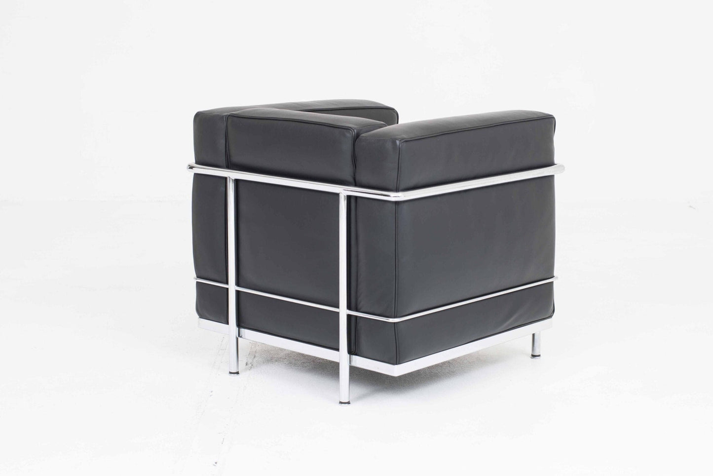 Fauteuil Cassina LC2 de Le Corbusier en cuir noir vintage