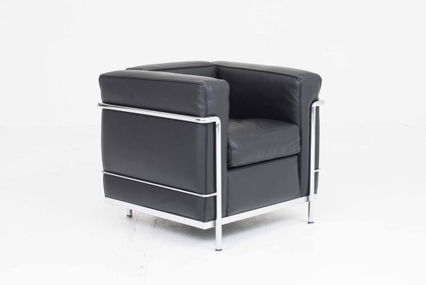 Cassina LC2 armchair by Le Corbusier in black leather vintage