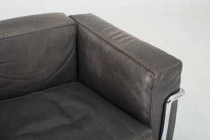 Cassina LC2 3er Sofa von Le Corbusier in grauem Naturleder Vintage