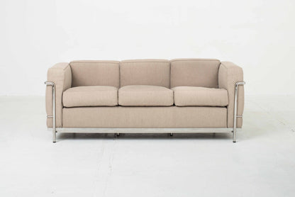 Cassina LC2 3er Sofa von Le Corbusier in beigem Stoff Vintage