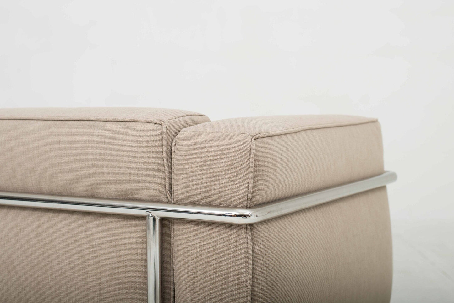 Cassina LC2 3er Sofa von Le Corbusier in beigem Stoff Vintage