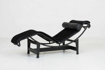 Cassina LC4 Chaise Longue von Le Corbusier, Fell Schwarz Vintage