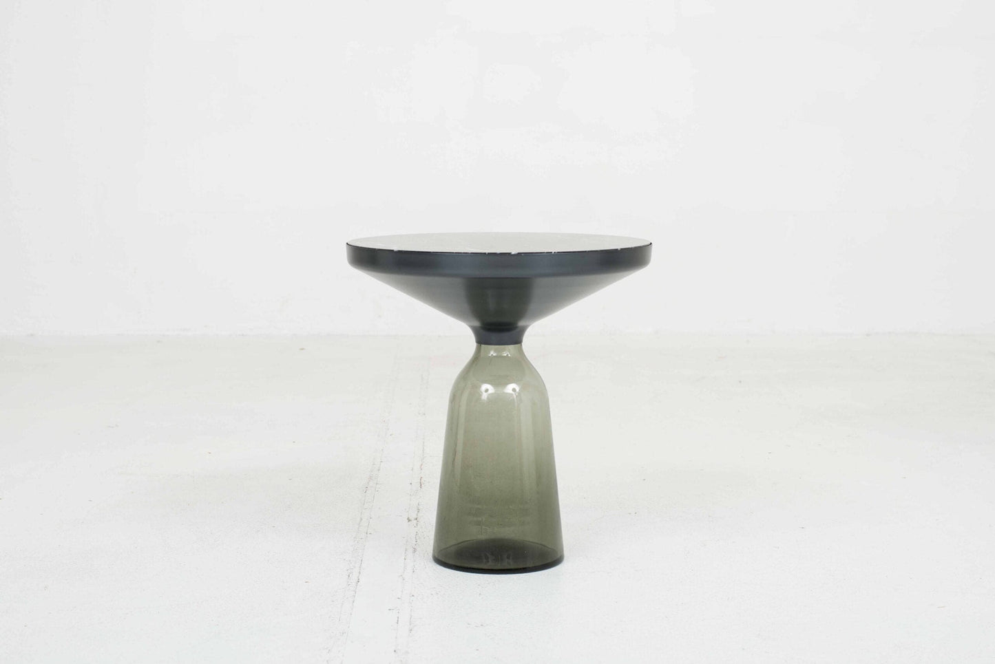 ClassiCon Bell Table Beistelltisch von Sebastian Herkner in Marmor Vintage