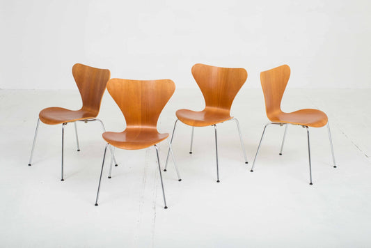 Fritz Hansen 3107 chairs by Arne Jacobsen in teak, set of four