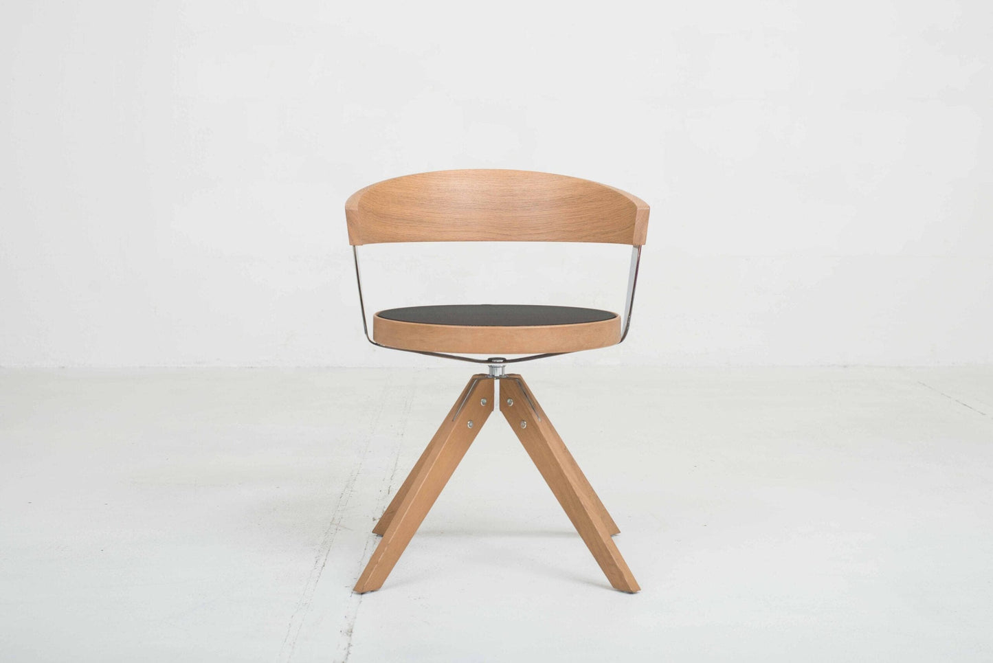 Girsberger chair G125 by Mathias Seiler in vintage oak