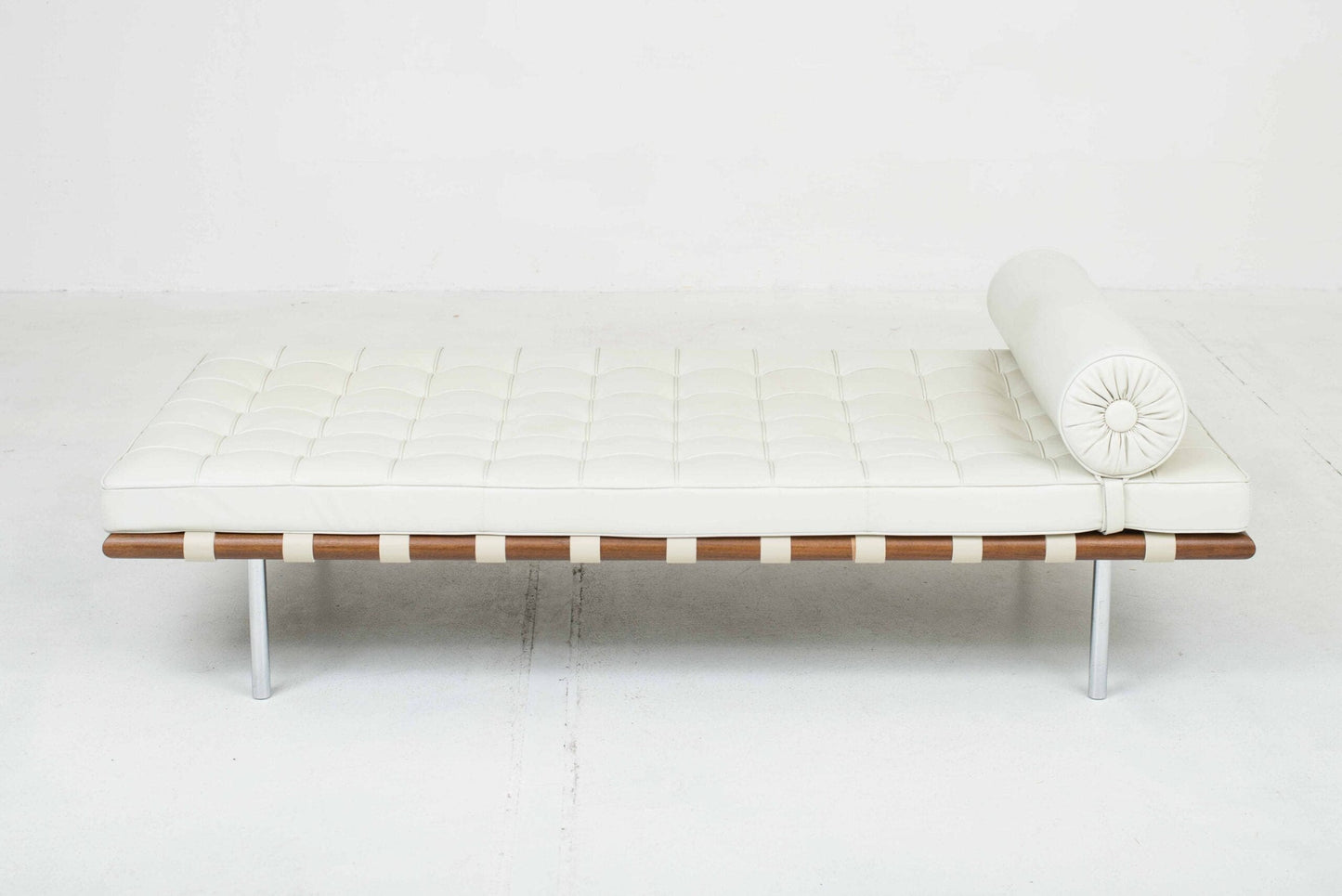 Lit de repos Knoll Barcelona Relax de Mies van der Rohe en cuir naturel vintage