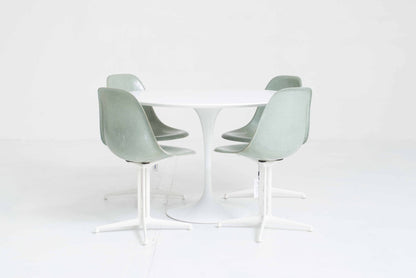 Table Tulipe Knoll International 107cm par Eero Saarinen Vintage