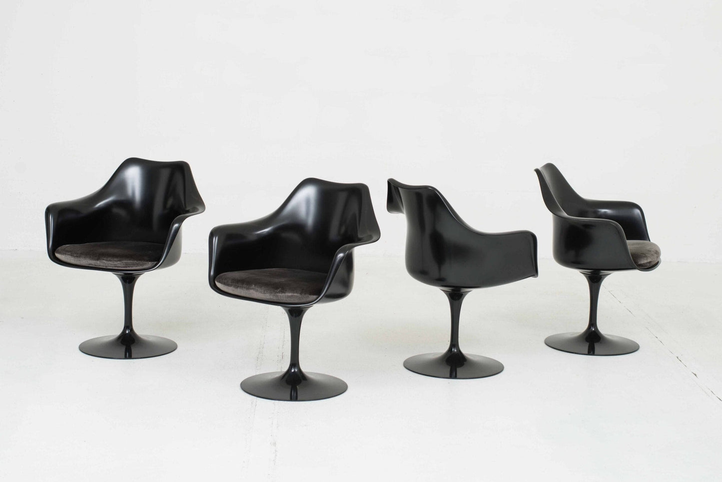 Knoll International Tulip Armchairs by Eero Saarinen, set of 4 Vintage