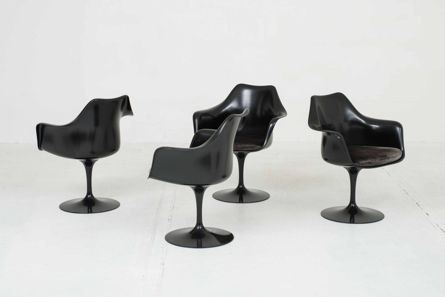 Knoll International Tulip Armchairs by Eero Saarinen, set of 4 Vintage