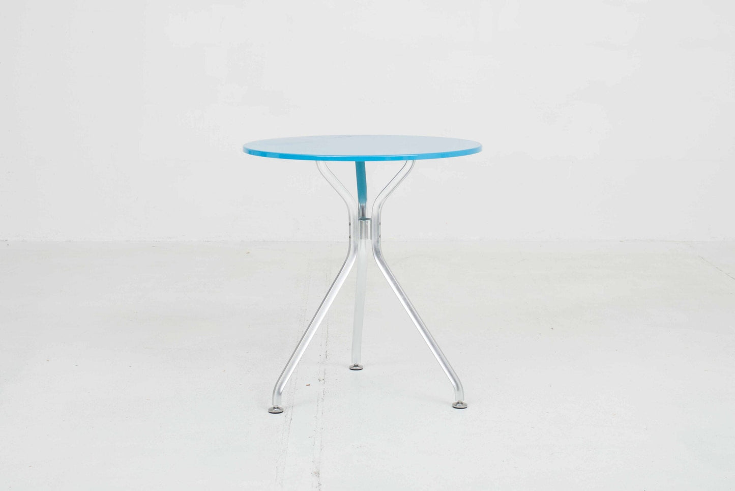 Table de jardin Seledue Alu3 par Kurt Thut en bleu clair vintage