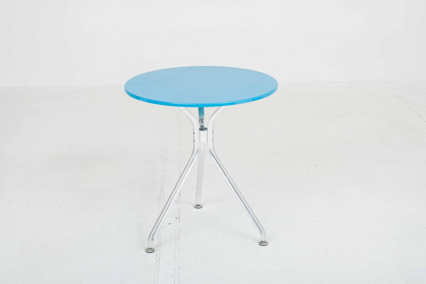 Table de jardin Seledue Alu3 par Kurt Thut en bleu clair vintage