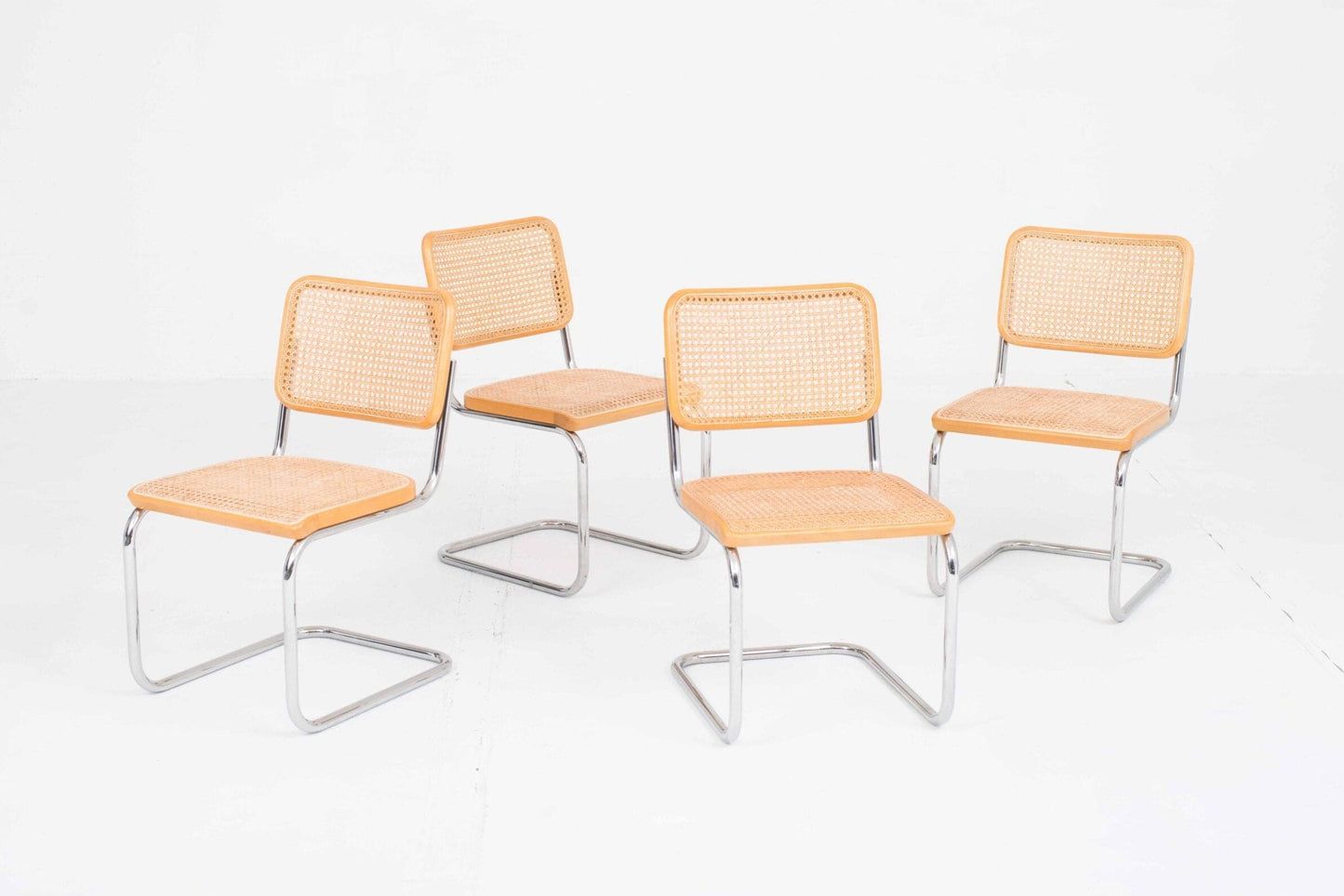 Thonet S32 Freischwinger Stühle von Marcel Breuer, im Viererset Vintage