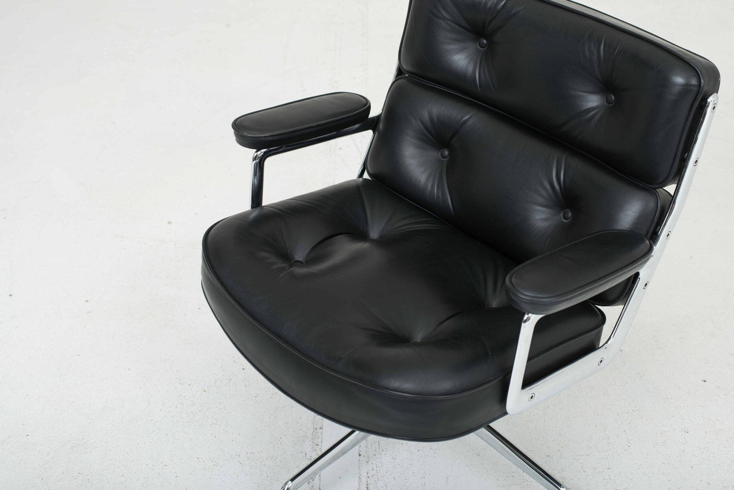 Chaise de lobby Vitra ES 105 par Charles et Ray Eames Vintage