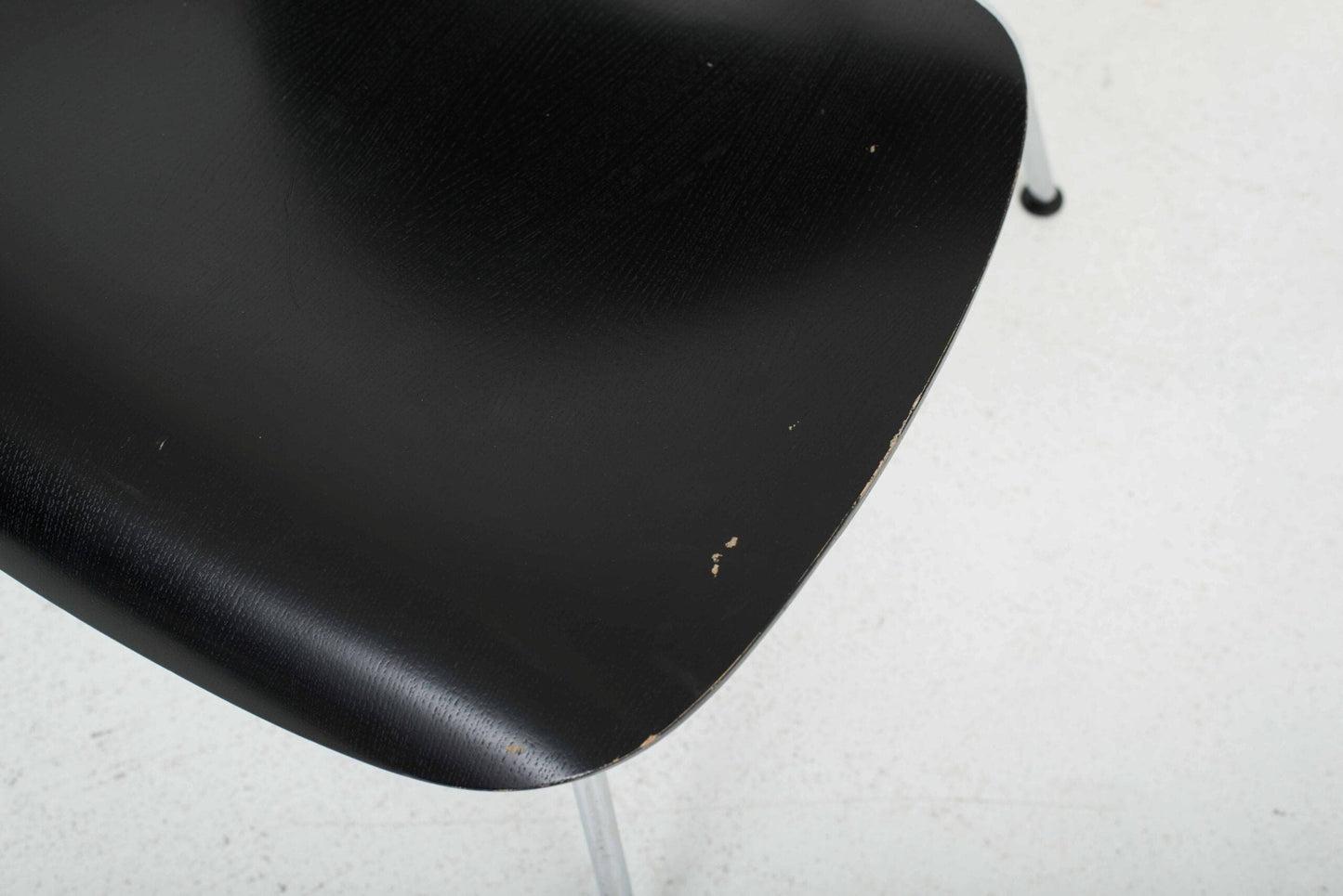 Fauteuil Vitra LCM de Charles et Ray Eames en noir vintage