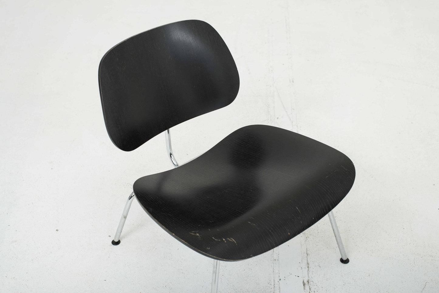 Fauteuil Vitra LCM de Charles et Ray Eames en noir vintage