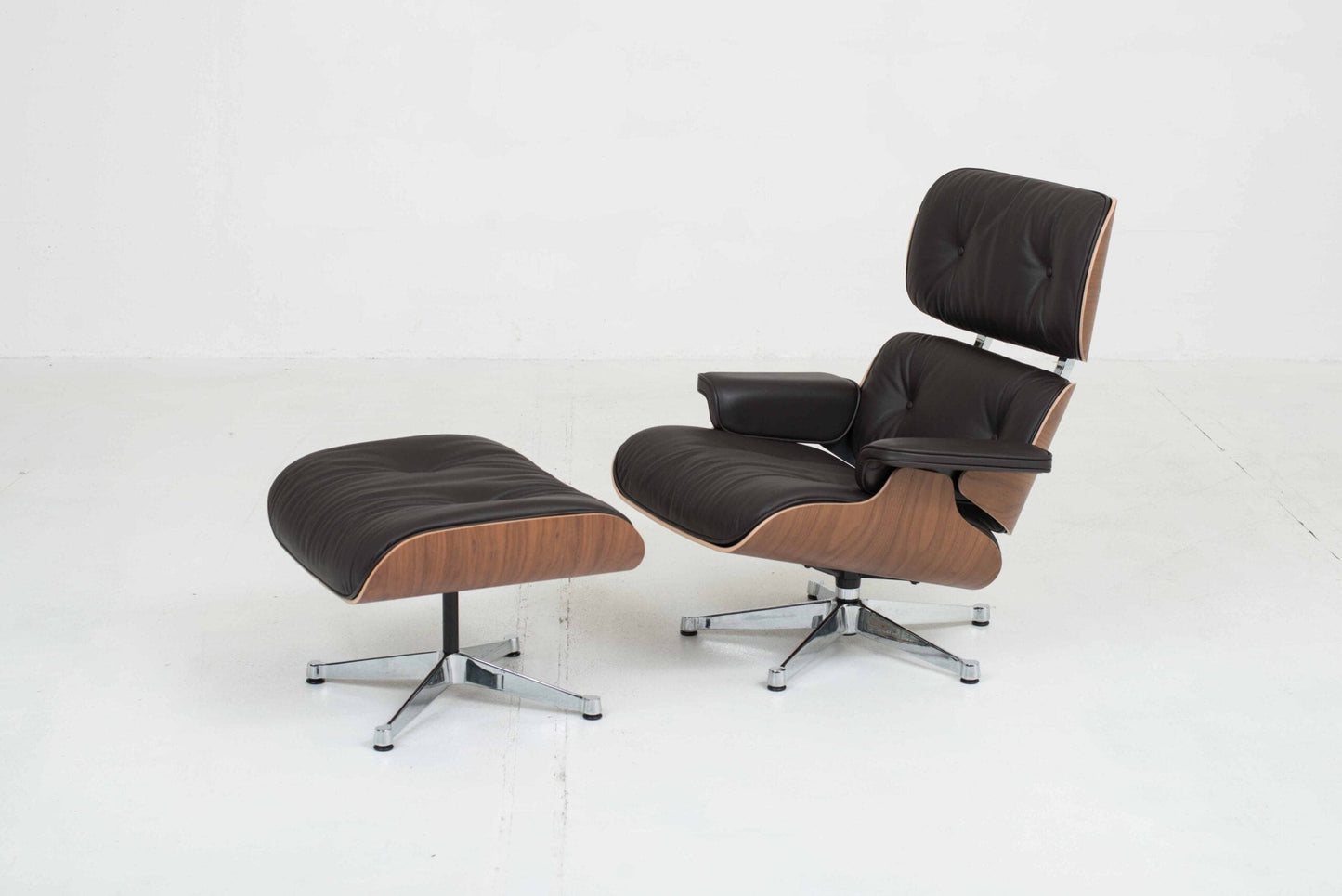 Vitra Lounge Chair by Charles and Ray Eames, XL Walnut Vintage