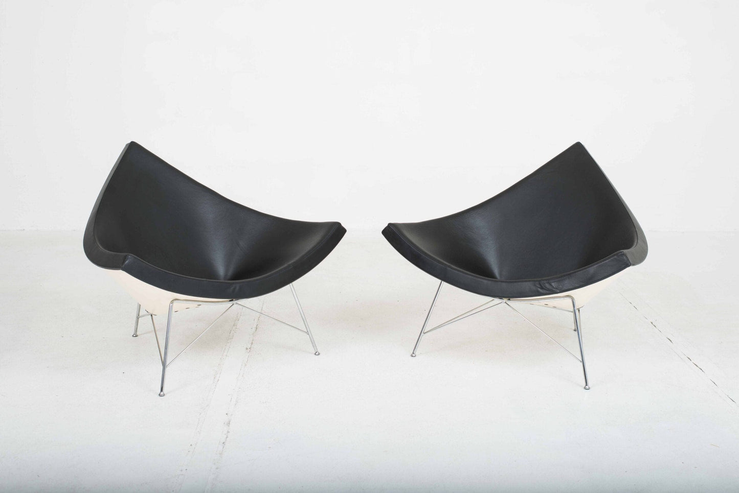 Vitra Coconut armchair by George Nelson in black leather Vintage