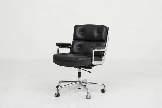 Vitra Lobby Chair ES 104 by Charles and Ray Eames Vintage
