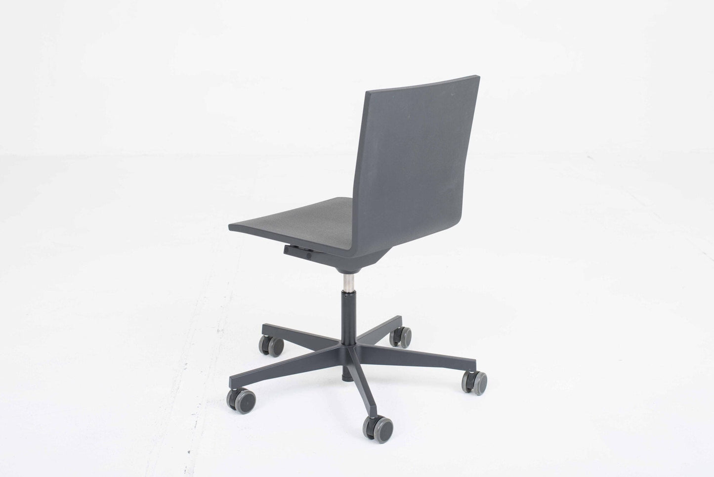 Vitra .04 office chair by Maarten Van Severen in Black Vintage