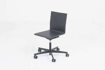 Chaise de bureau Vitra .04 de Maarten Van Severen en noir vintage