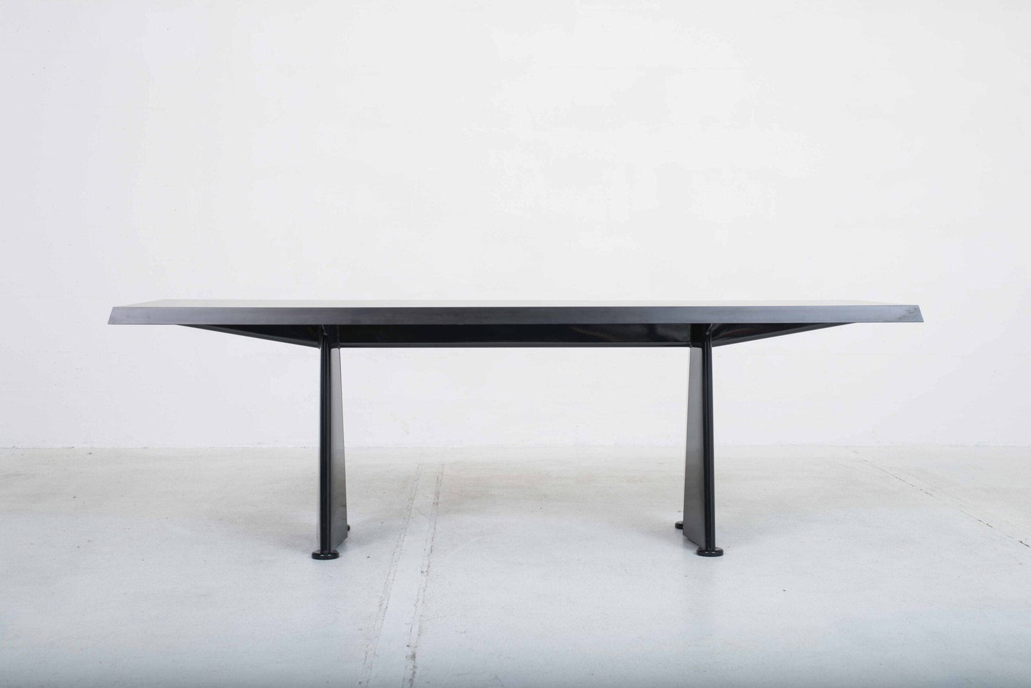 Vitra Trapèze Tisch von Jean Prouve in Schwarz