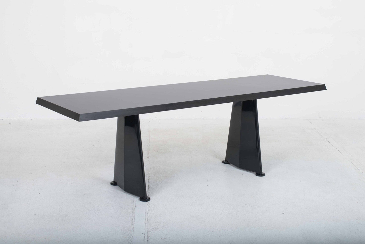 Vitra Trapèze Tisch von Jean Prouve in Schwarz