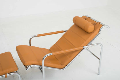 Zanotta Genni 920 lounger and ottoman by Gabriele Mucchi in Cognac Vintage