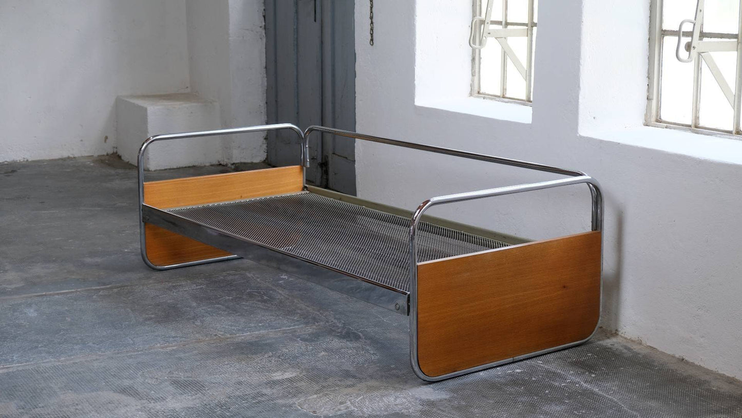 Bauhaus sofa / daybed made of chrome-plated steel tubes