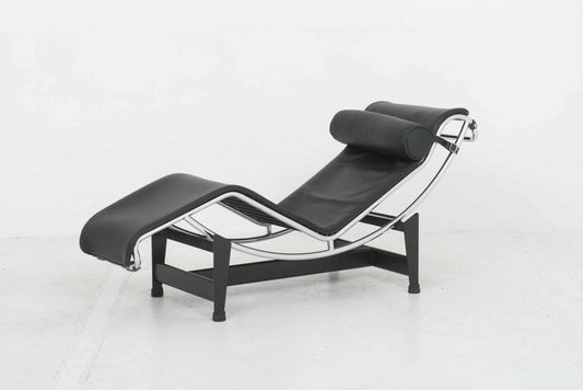 Cassina LC4 Chaise Longue by Le Corbusier in Black
