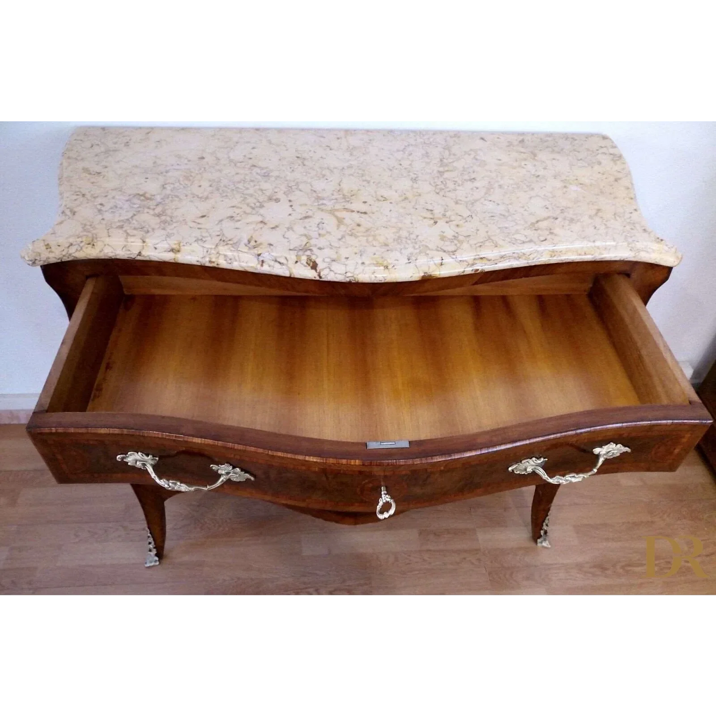 Vintage 3-drawer chest of drawers in Louis XV style with restored Bois de Rose inlay