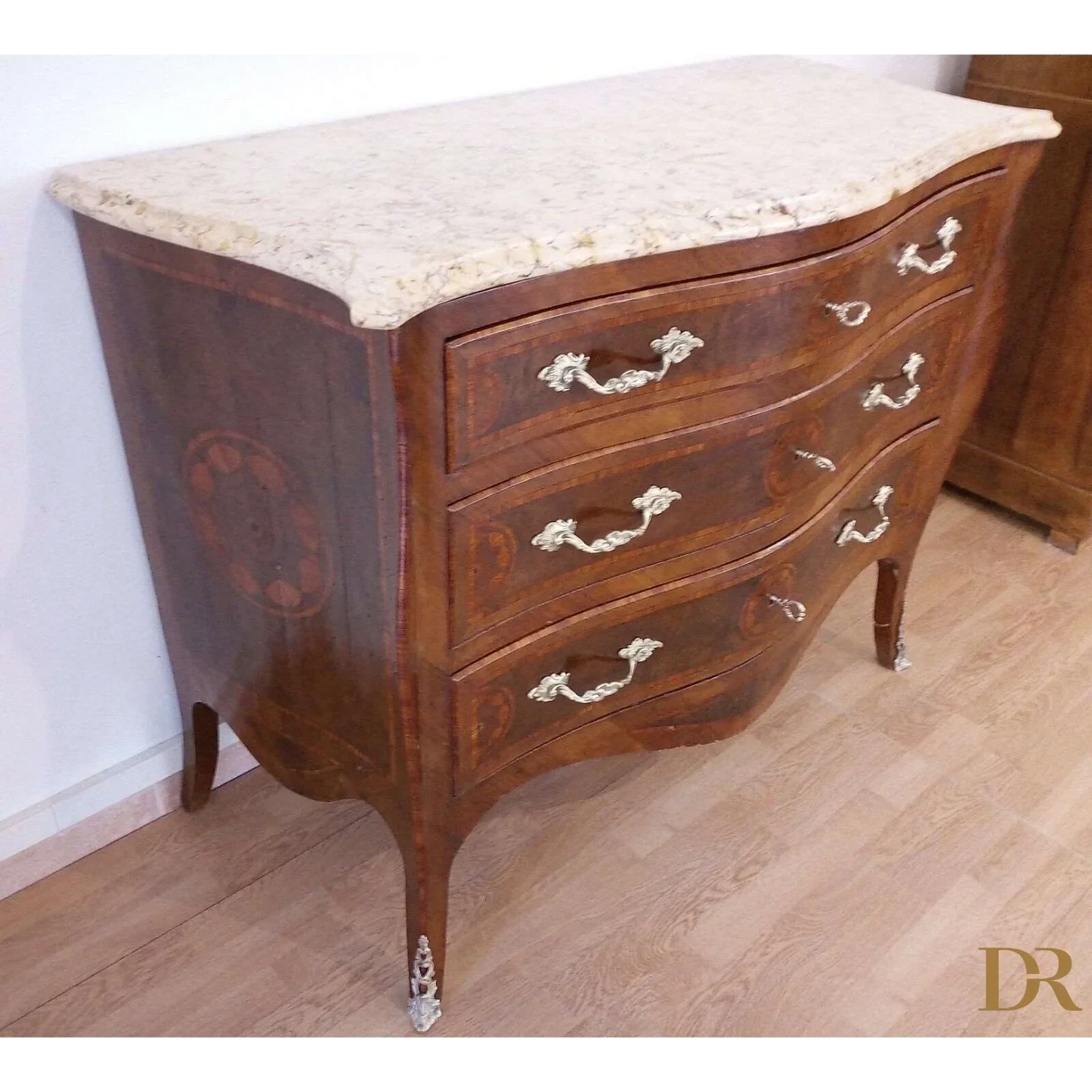 Vintage 3-drawer chest of drawers in Louis XV style with restored Bois de Rose inlay