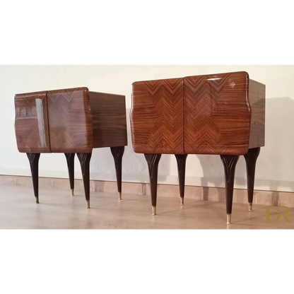 Nachttische in verschiedenen Ausführungen 1950er Jahre Mid Century Design Nachttisch Nachttisch Dario Raia Antiquitäten Modern Vintage 50er 60er 70er Jahre Moderne Nachttische Nachttisch Sideboard Nachttisch Art Deco Nachttisch Nachttisch aus Holz Nachttisch aus Walnuss Nachttisch mit Intarsien Nachttisch Moderner Nachttisch aus Messing aus der Mitte des Jahrhunderts Tischglas aus Kunstmarmorglas