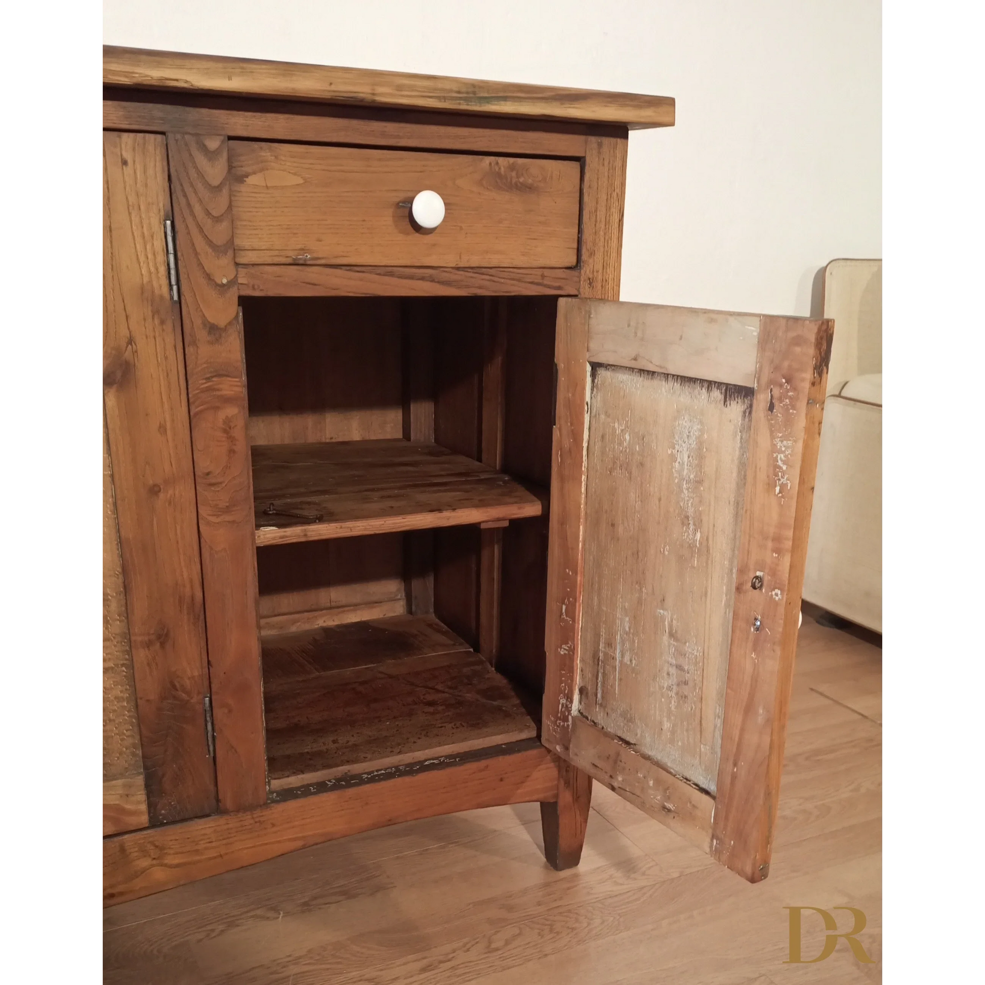 Niedriges rustikales Sideboard aus Kiefernholz, Süditalien, spätes 19. Jahrhundert