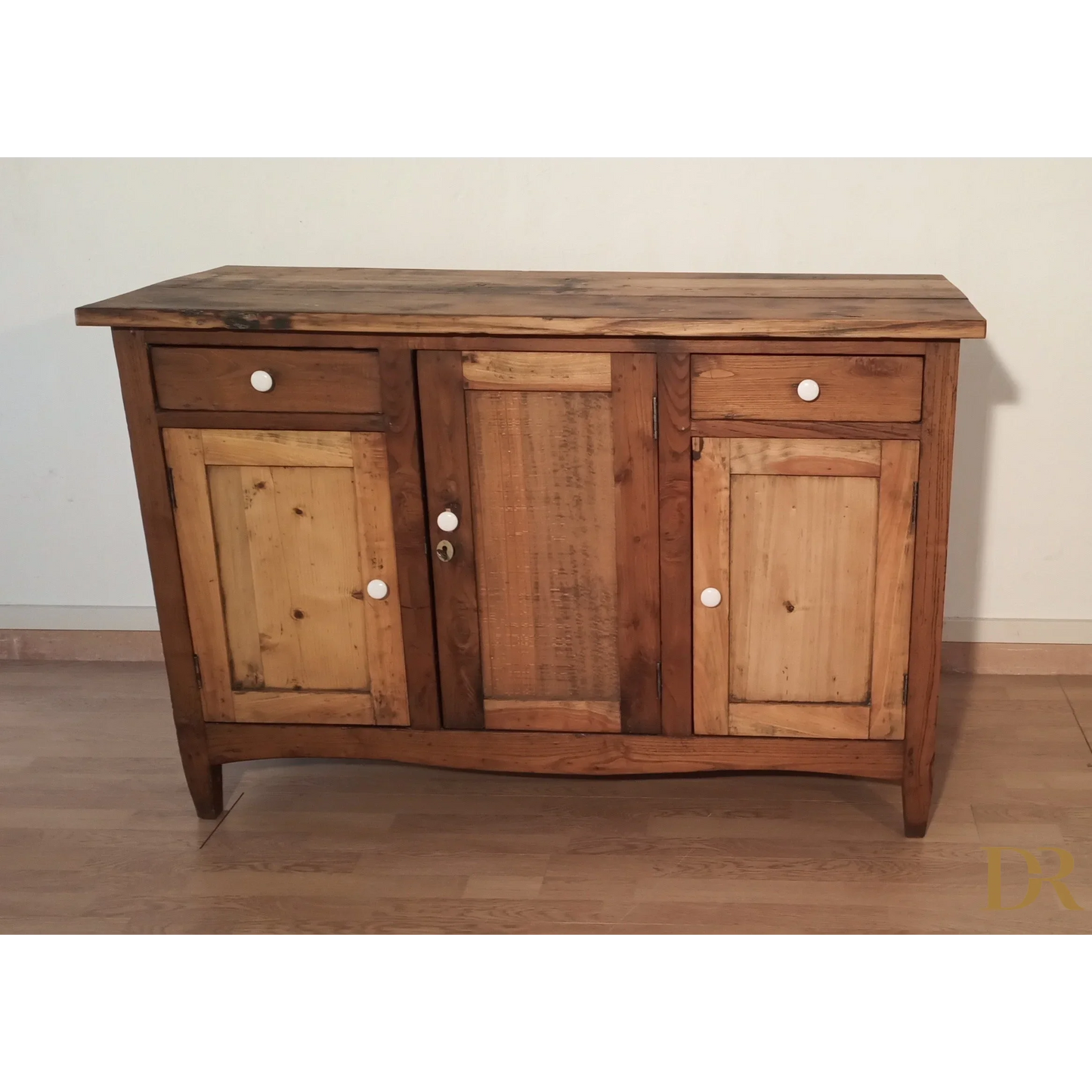 Niedriges rustikales Sideboard aus Kiefernholz, Süditalien, spätes 19. Jahrhundert