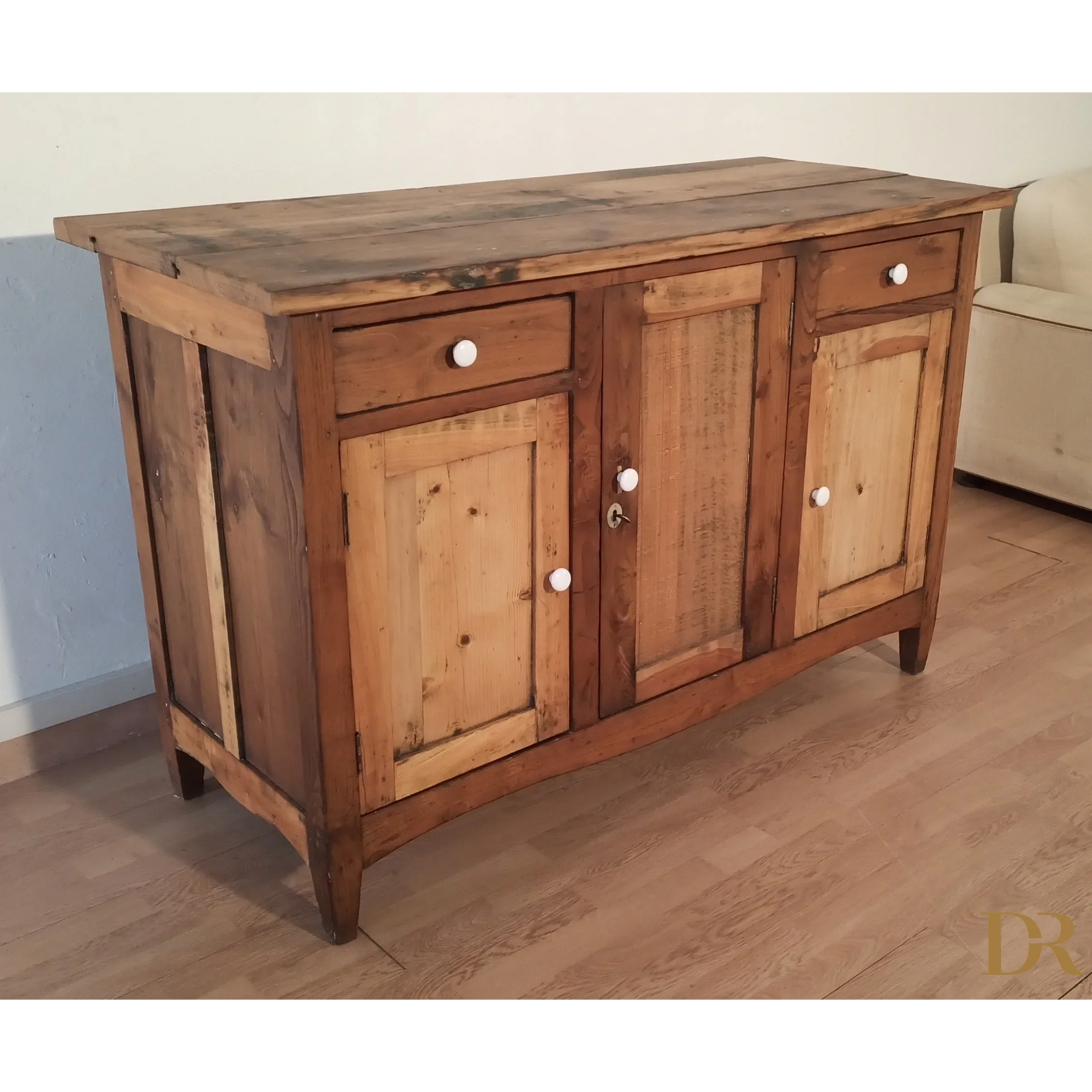 Niedriges rustikales Sideboard aus Kiefernholz, Süditalien, spätes 19. Jahrhundert