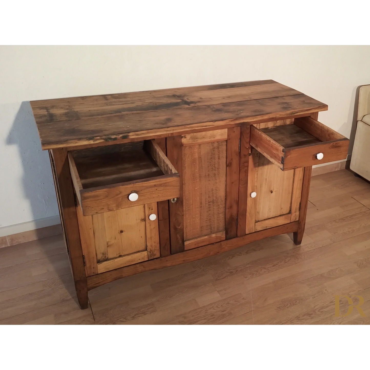 Niedriges rustikales Sideboard aus Kiefernholz, Süditalien, spätes 19. Jahrhundert