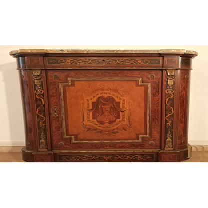 Sideboard mit Intarsien aus Messing, Marmor, Applikationen aus dem 20. Jahrhundert und verschiedenen Holzarten